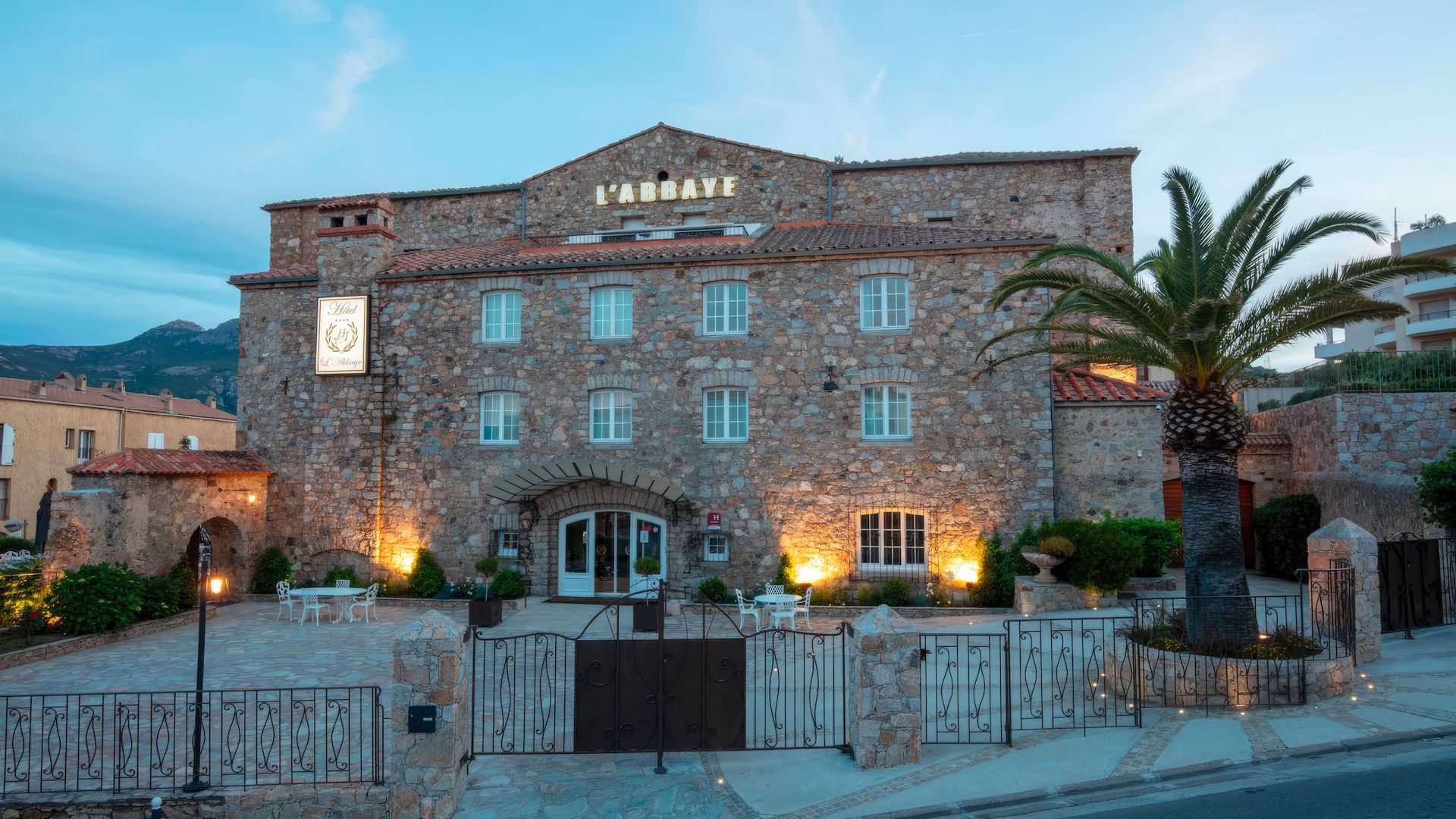 facade hotel calvi - abbaye